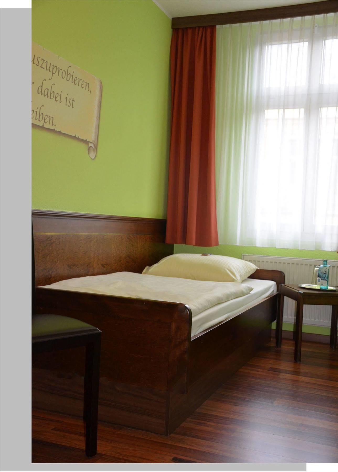 Hotel am Wilhelmsplatz Stuttgart Buitenkant foto